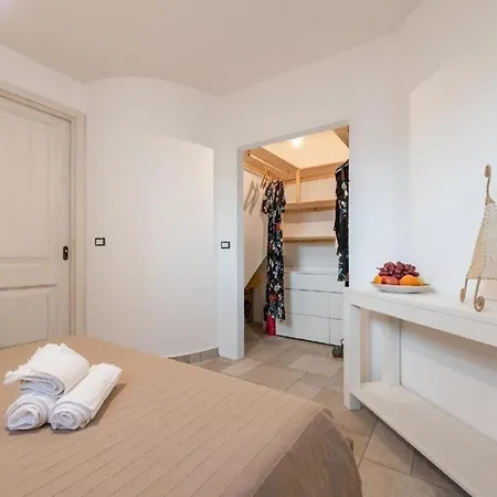 Ferienwohnung In Mit Grosser Terrasse Cala Gonone