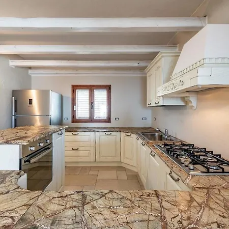 Ferienwohnung In Mit Grosser Terrasse Cala Gonone