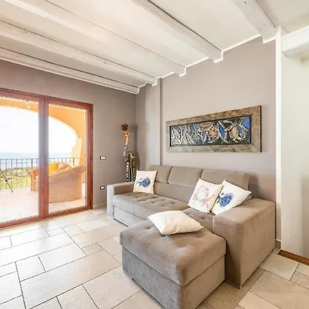 Ferienwohnung In Mit Grosser Terrasse Apartman Cala Gonone