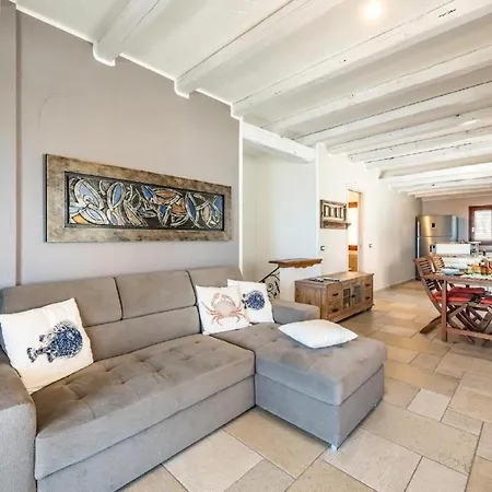 Ferienwohnung In Mit Grosser Terrasse Apartman Cala Gonone